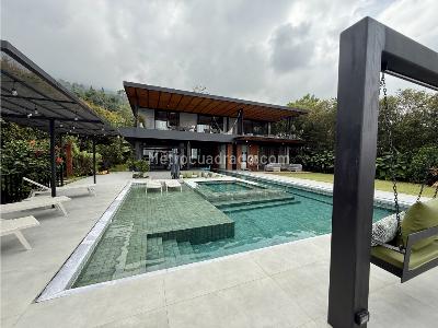 Casa de 4 alcobas en venta en El Chocho, Envigado, 783 m² · foto 14 de 20
