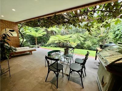 Casa de 3 alcobas en venta en La Calera, Medellín, 484 m² · foto 5 de 16