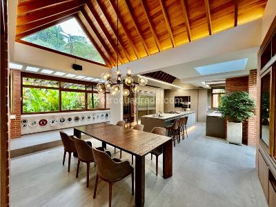 Casa de 3 alcobas en venta en La Calera, Medellín, 484 m² · foto 9 de 16