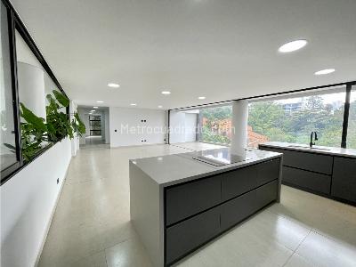 Apartamento de 3 alcobas en venta en El Poblado, Medellín, 400 m² · foto 5 de 10