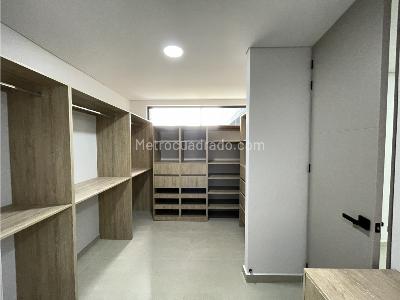 Apartamento de 3 alcobas en venta en El Poblado, Medellín, 400 m² · foto 7 de 10