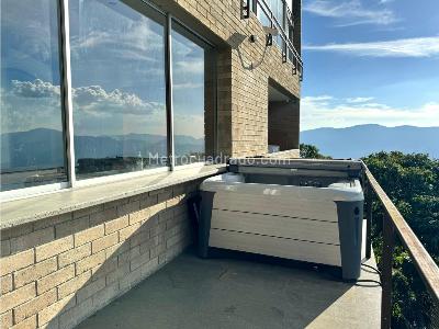 Casa de 3 alcobas en venta en El Poblado, Medellín · foto 10 de 13