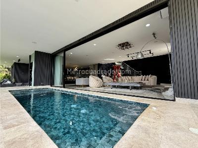 Casa de 4 alcobas en venta en Las Palmas, Medellín · foto 2 de 20
