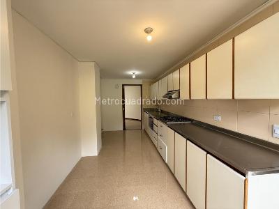 Apartamento de 3 alcobas en venta en El Poblado, Medellín, 160 m² · foto 4 de 12