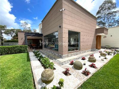 Casa de 4 alcobas en venta en Loma Del Escobero, Envigado, 700 m² · foto 3 de 20