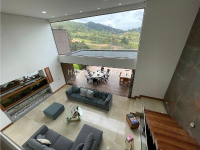 Casa de 4 alcobas en venta en Loma Del Escobero, Envigado, 700 m² · foto 7 de 20