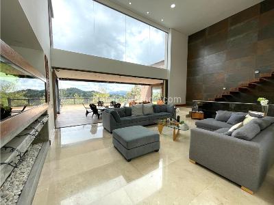 Casa de 4 alcobas en venta en Loma Del Escobero, Envigado, 700 m² · foto 11 de 20