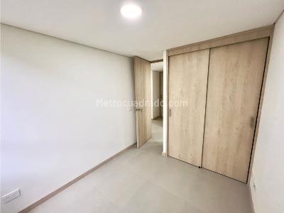 Apartamento en venta en Loma Del Indio, Medellín · foto 8 de 17