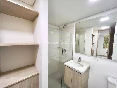 Apartamento en venta en Loma Del Indio, Medellín · foto 13 de 17