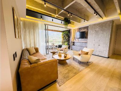 Apartamento de 3 alcobas en venta en Loma Del Escobero, Envigado, 209 m² · foto 2 de 20