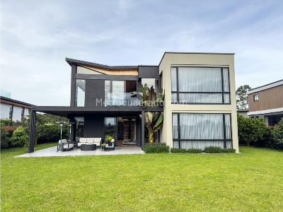 Casa de 3 alcobas en venta en Alto De Las Palmas, Envigado, 1275 m² · foto 4 de 20