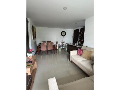 Apartamento de 3 alcobas en venta en Aves Marias, Sabaneta, 84 m² · foto 4 de 13