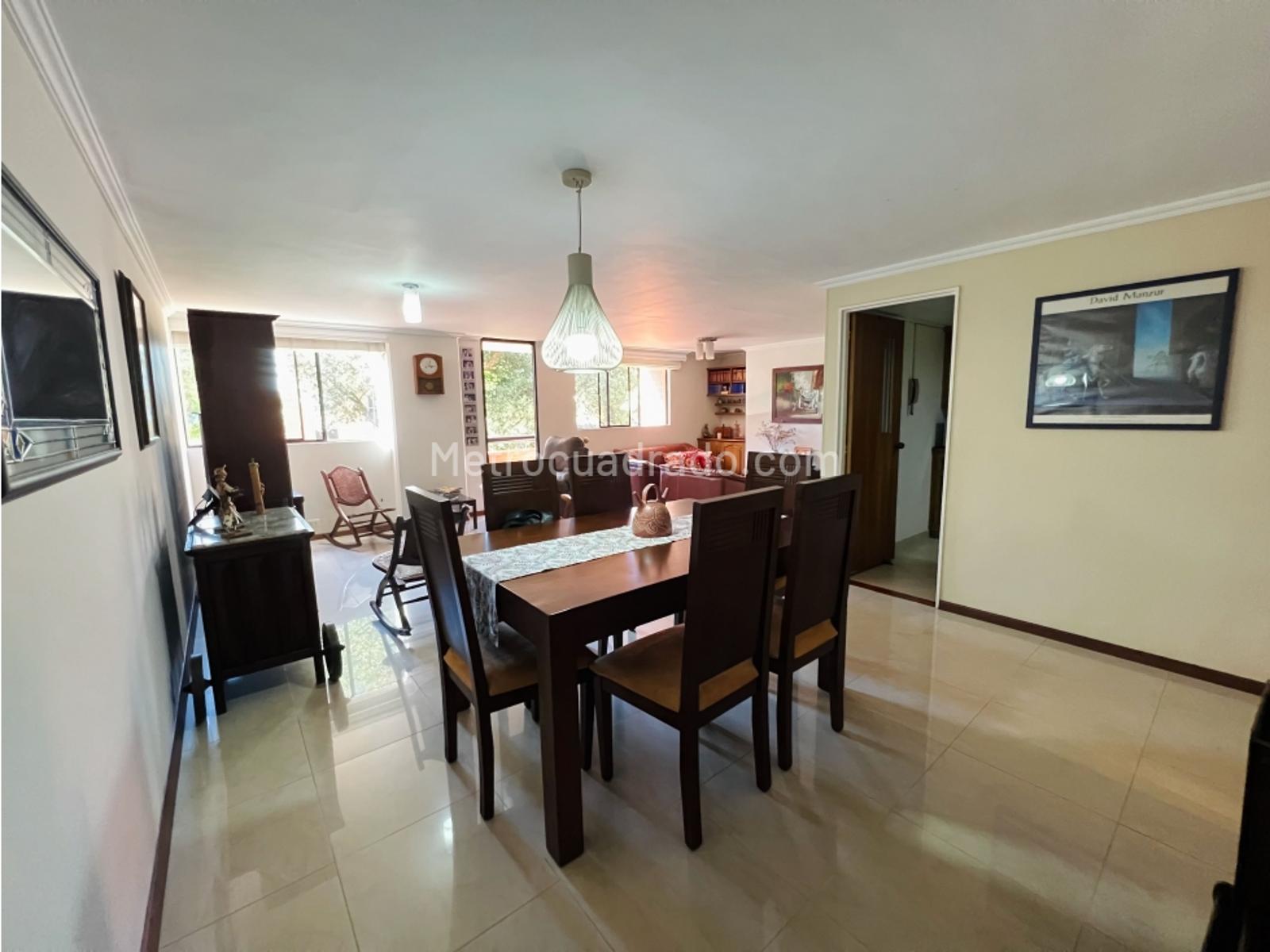 Apartamento de 3 habitaciones en venta en Los Balsos, Medellín — imagen 1 de 20