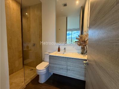 Apartamento de 2 alcobas en arriendo en El Poblado, Medellín, 120 m² · foto 14 de 18