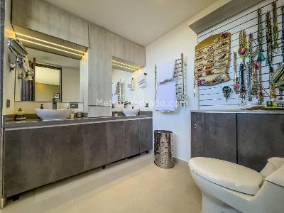 Apartamento de 3 alcobas en venta en El Poblado, Medellín, 246 m² · foto 17 de 20