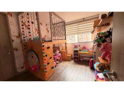 Apartamento de 3 alcobas en venta en Loma De Las Brujas, Envigado, 173 m² · foto 14 de 19