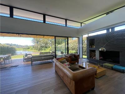 Casa de 3 alcobas en venta en Llanogrande, Rionegro, 1356 m² · foto 5 de 7