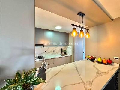 Apartamento de 3 alcobas en venta en Castropol, Medellín, 224 m² · foto 3 de 12