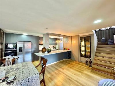 Apartamento de 3 alcobas en venta en Castropol, Medellín, 224 m² · foto 4 de 12