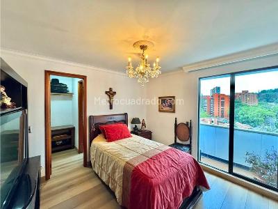 Apartamento de 3 alcobas en venta en Castropol, Medellín, 224 m² · foto 8 de 12