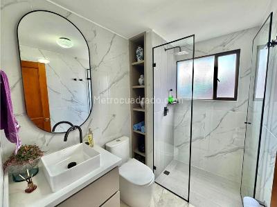 Apartamento de 3 alcobas en venta en Castropol, Medellín, 224 m² · foto 11 de 12