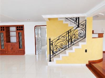 Apartamento de 4 alcobas en venta en Bolivariana, Medellín, 187 m² · foto 2 de 17