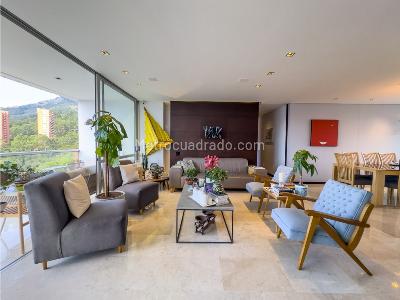 Apartamento de 3 alcobas en venta en El Tesoro, Medellín, 200 m² · foto 3 de 20