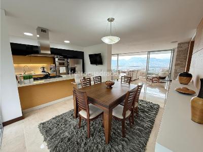 Apartamento de 3 alcobas en venta en El Poblado, Medellín, 255 m² · foto 5 de 12