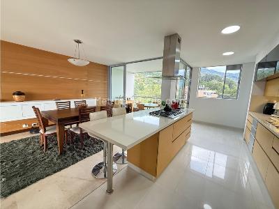 Apartamento de 3 alcobas en venta en El Poblado, Medellín, 255 m² · foto 8 de 12
