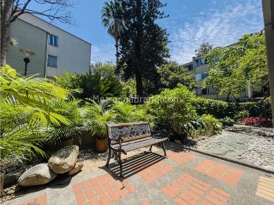 Apartamento en venta en La Aguacatala, Medellín · foto 8 de 20
