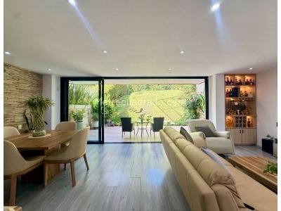Casa de 3 alcobas en venta en El Esmeraldal, Envigado, 190 m² · foto 1 de 20