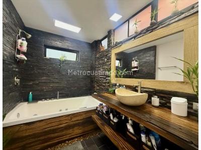 Casa de 3 alcobas en venta en El Esmeraldal, Envigado, 190 m² · foto 17 de 20