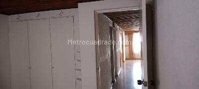 Apartamento de 2 alcobas en venta en Barrancas Oriental, Bogotá, 64 m² · foto 2 de 13