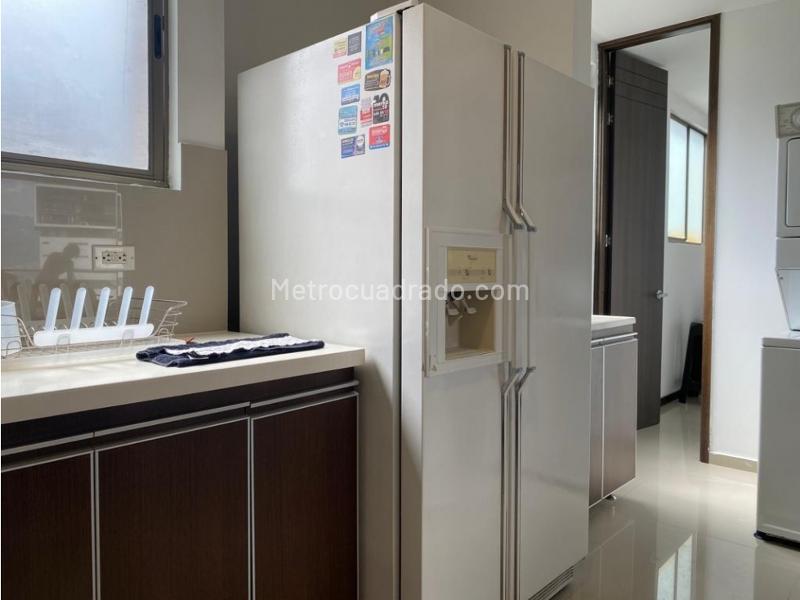 Strategic 3BR Apartment with Service Room in El Poblado - 2