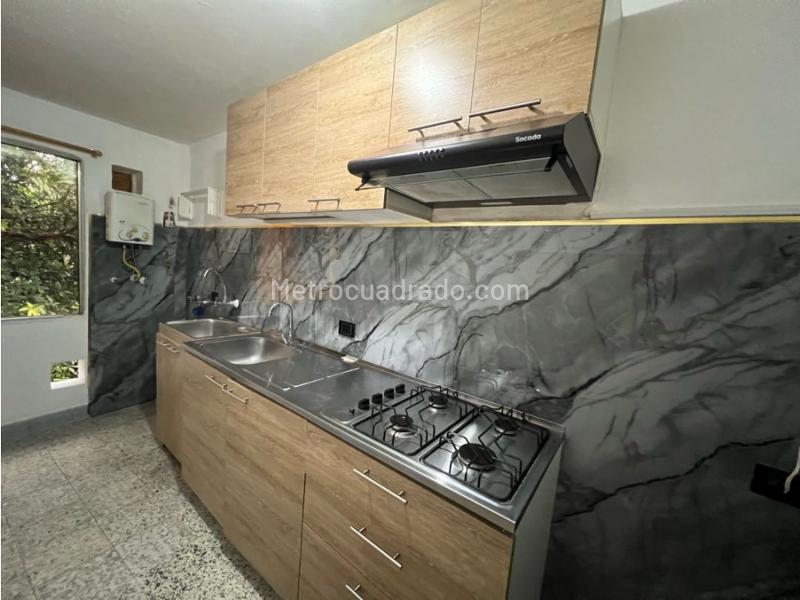 2BR Apartment in Barrio Mesa (70 m²)