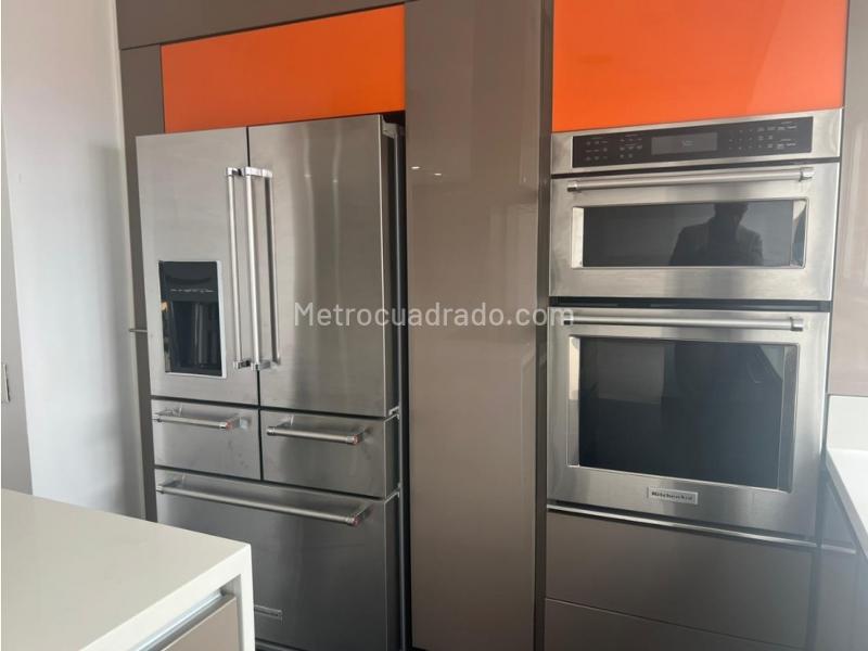 4BR Apartment in Loma Del Barro (306 m²) - 4