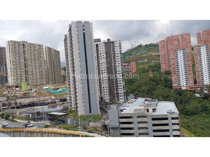 Apartamento Encantador de 3 Alcobas en Zona Tranquila de Calasanz - 4