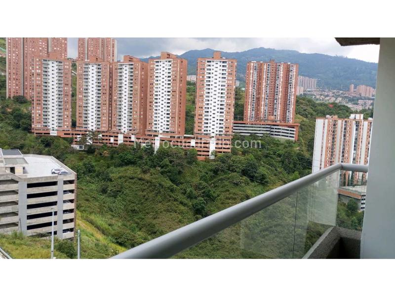 Elegant 3BR Apartment in Calasanz