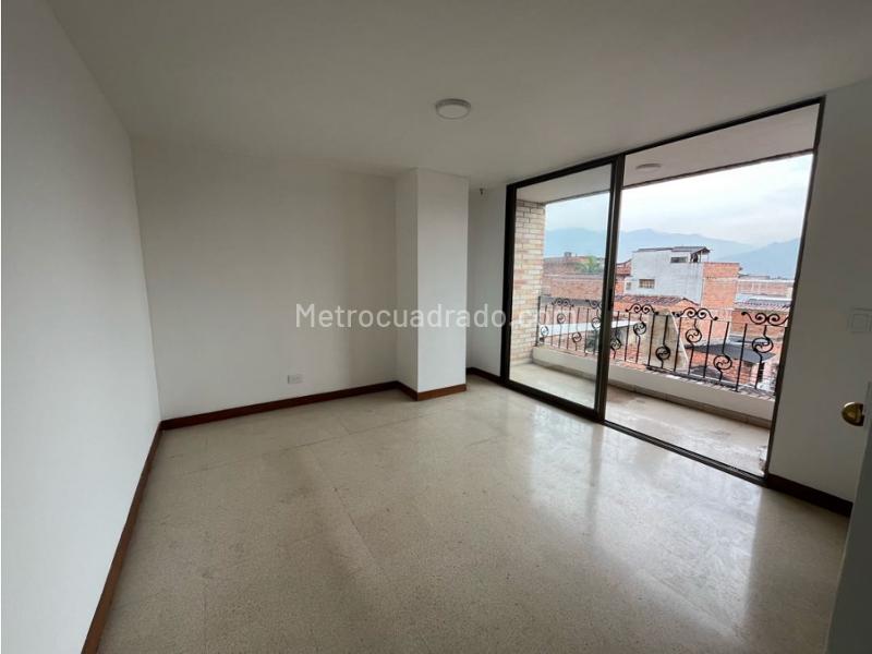 3BR Apartment in Barrio Mesa (93 m²)