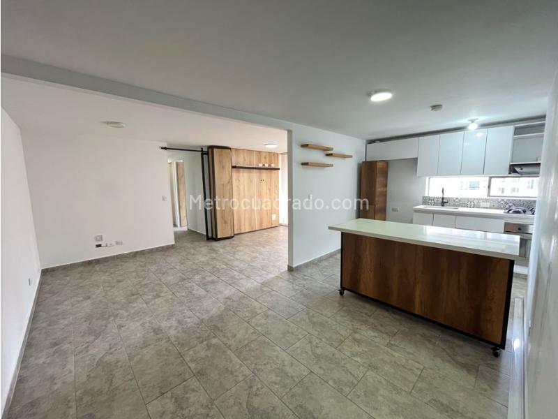Moderno Apartamento de 3 Alcobas con Balcón en Avenida Las Vegas