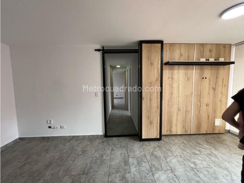 Moderno Apartamento de 3 Alcobas con Balcón en Avenida Las Vegas - 4