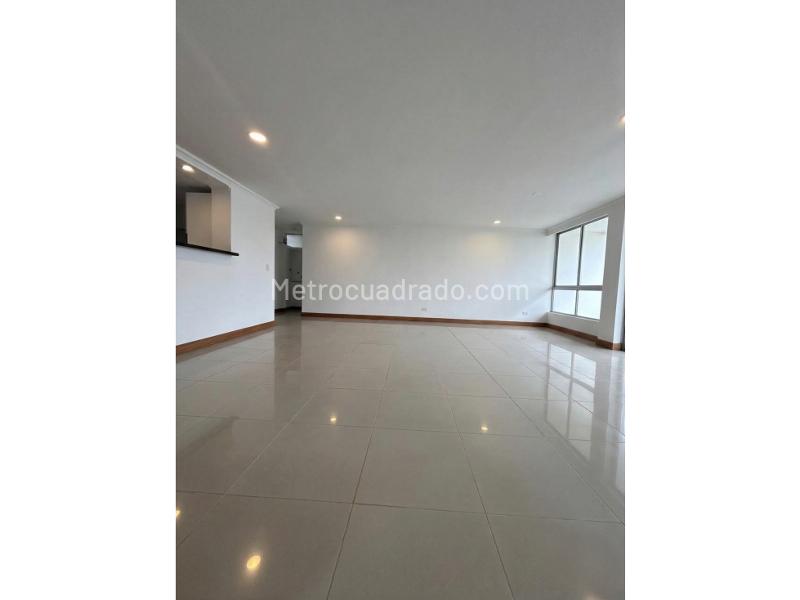 Spacious 3BR Apartment in Pontevedra, Envigado - 2