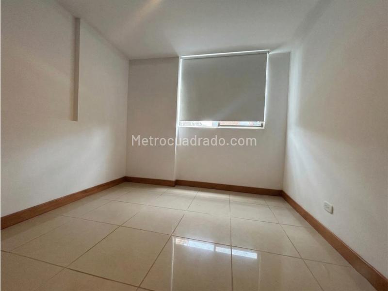 Spacious 3BR Apartment in Pontevedra, Envigado - 5