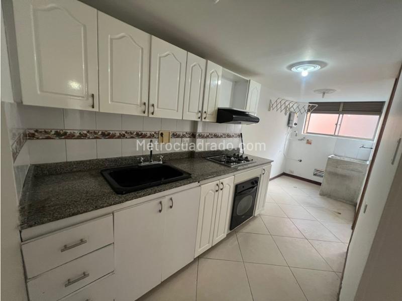 3BR Apartment with Balcony in Jardines, Envigado (Ciudad de San Lucas) - 2