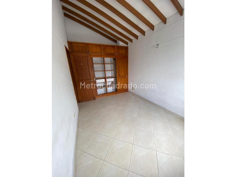 2BR Apartment in Los Naranjos (65 m²) - 5