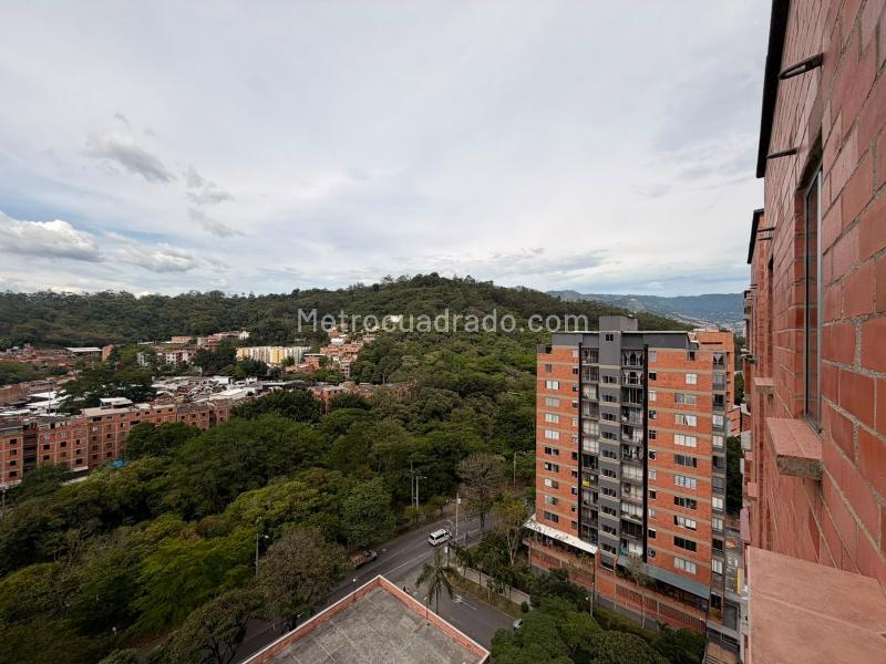 Piso – Medellín, Laureles-Estadio - Más