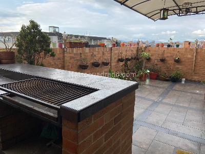 Apartamento de 3 alcobas en arriendo en La Carolina Santa Barbara, Bogotá, 200 m² · foto 2 de 20
