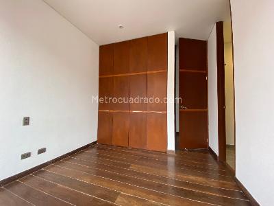 Apartamento de 3 alcobas en arriendo en La Carolina Santa Barbara, Bogotá, 200 m² · foto 17 de 20