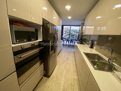 Apartamento de 3 alcobas en venta en Chico Reservado, Bogotá, 240 m² · foto 11 de 20