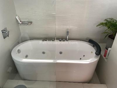 Apartamento de 3 alcobas en venta en Chico Navarra, Bogotá, 156 m² · foto 13 de 20